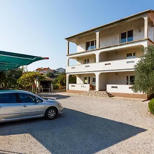 With A Parking Space Kornic, Krk - 5306 Apartman Kornić