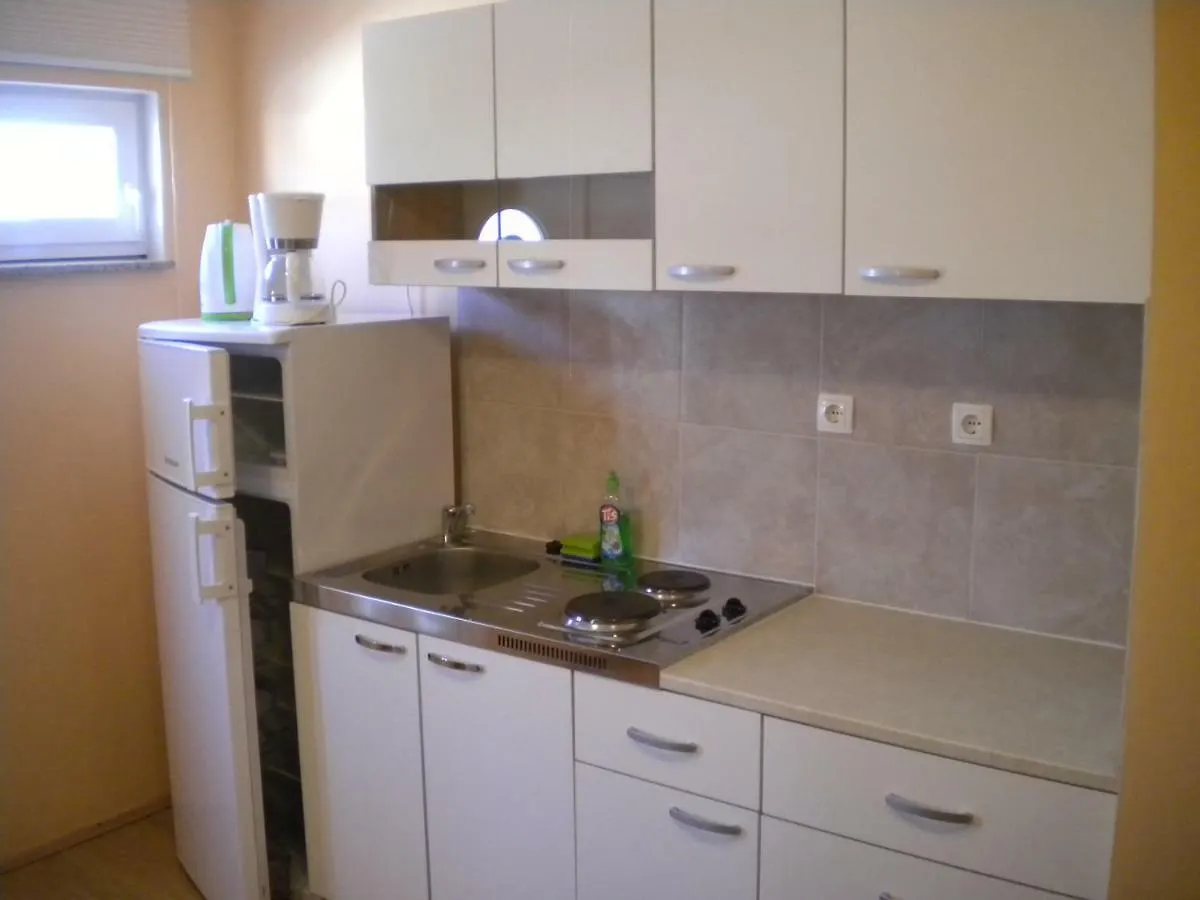 Apartments Vito نين 0*,