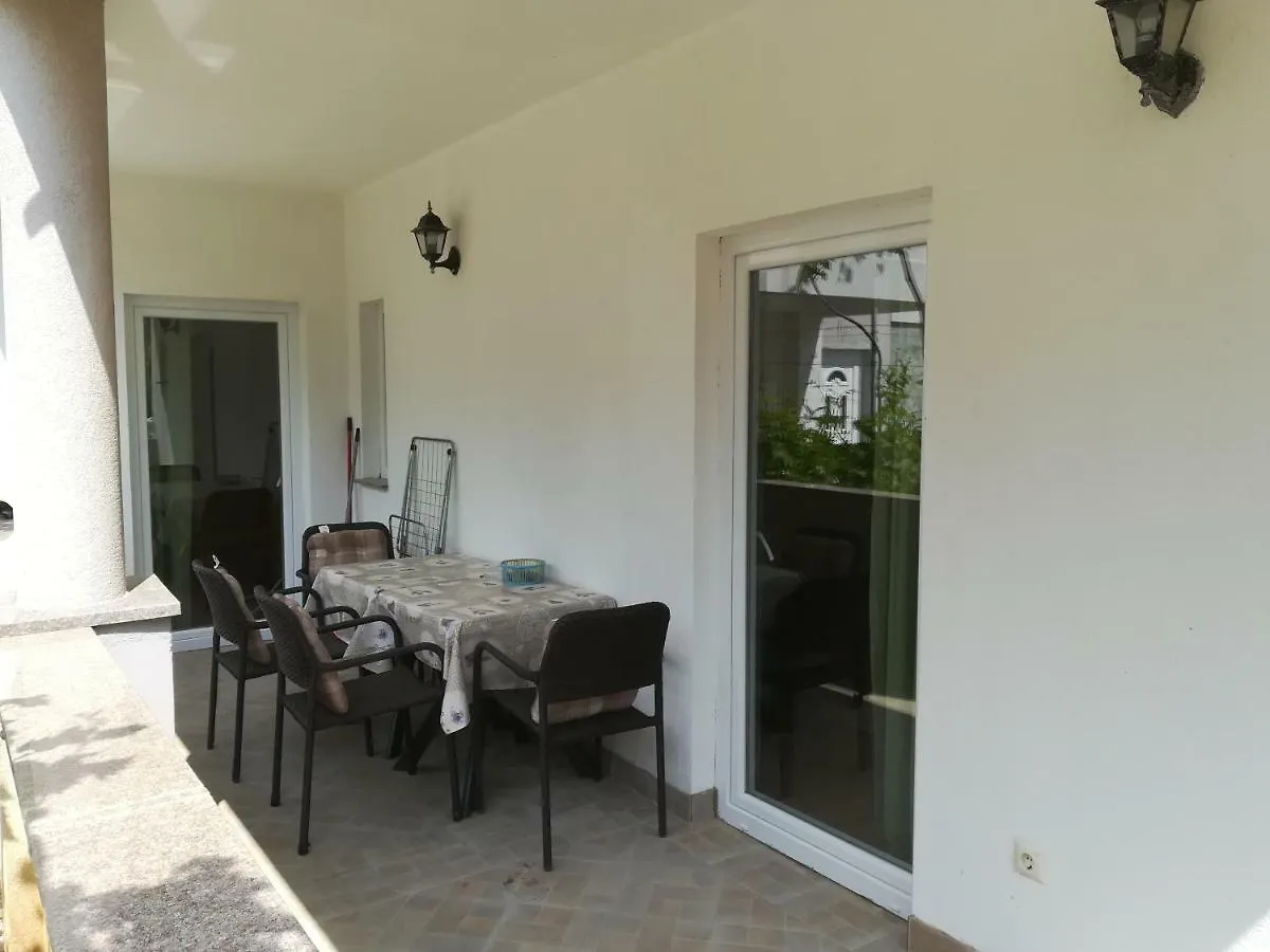 Apartments Vito نين 0*,