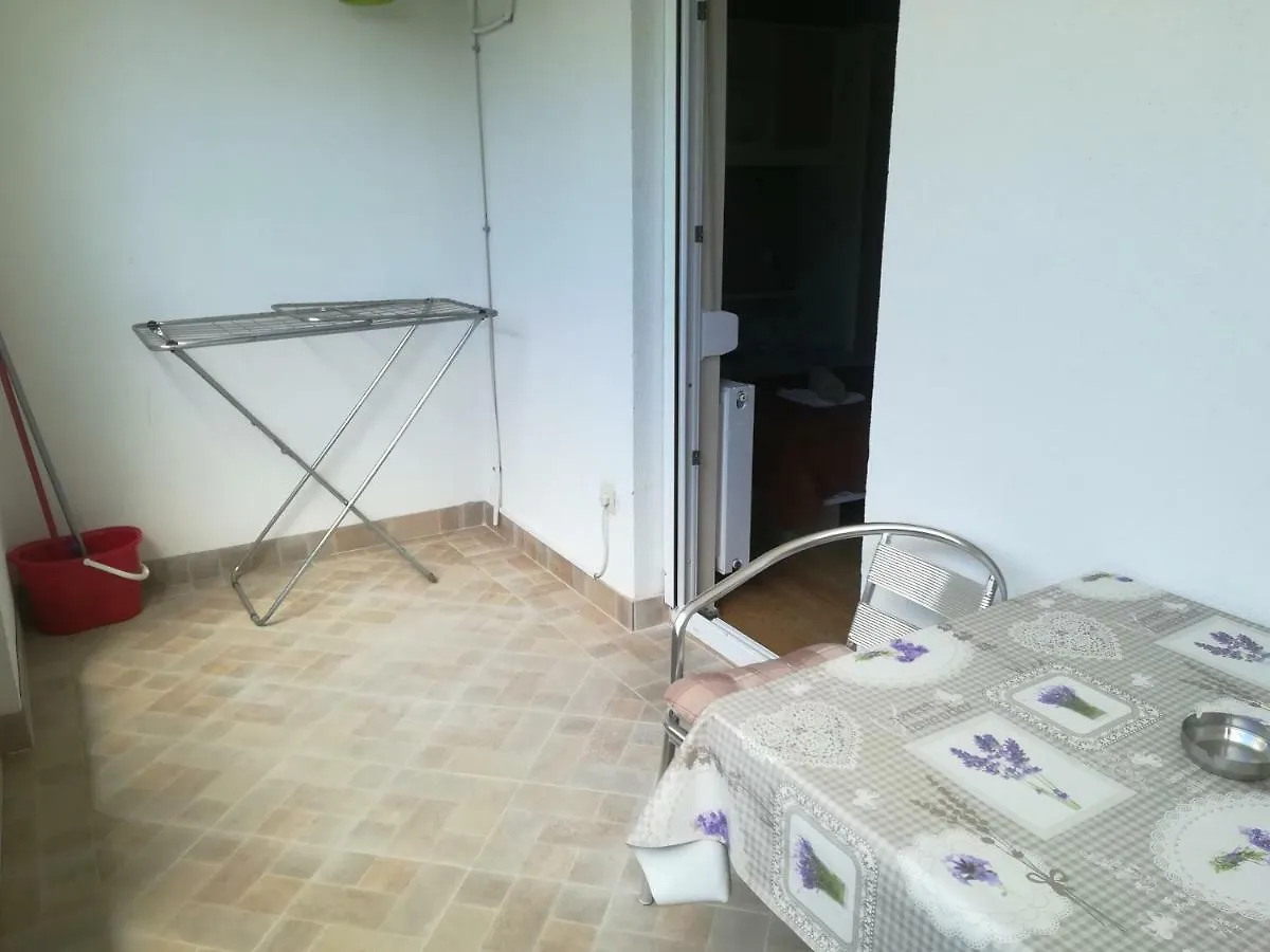 Apartments Vito نين 0*,